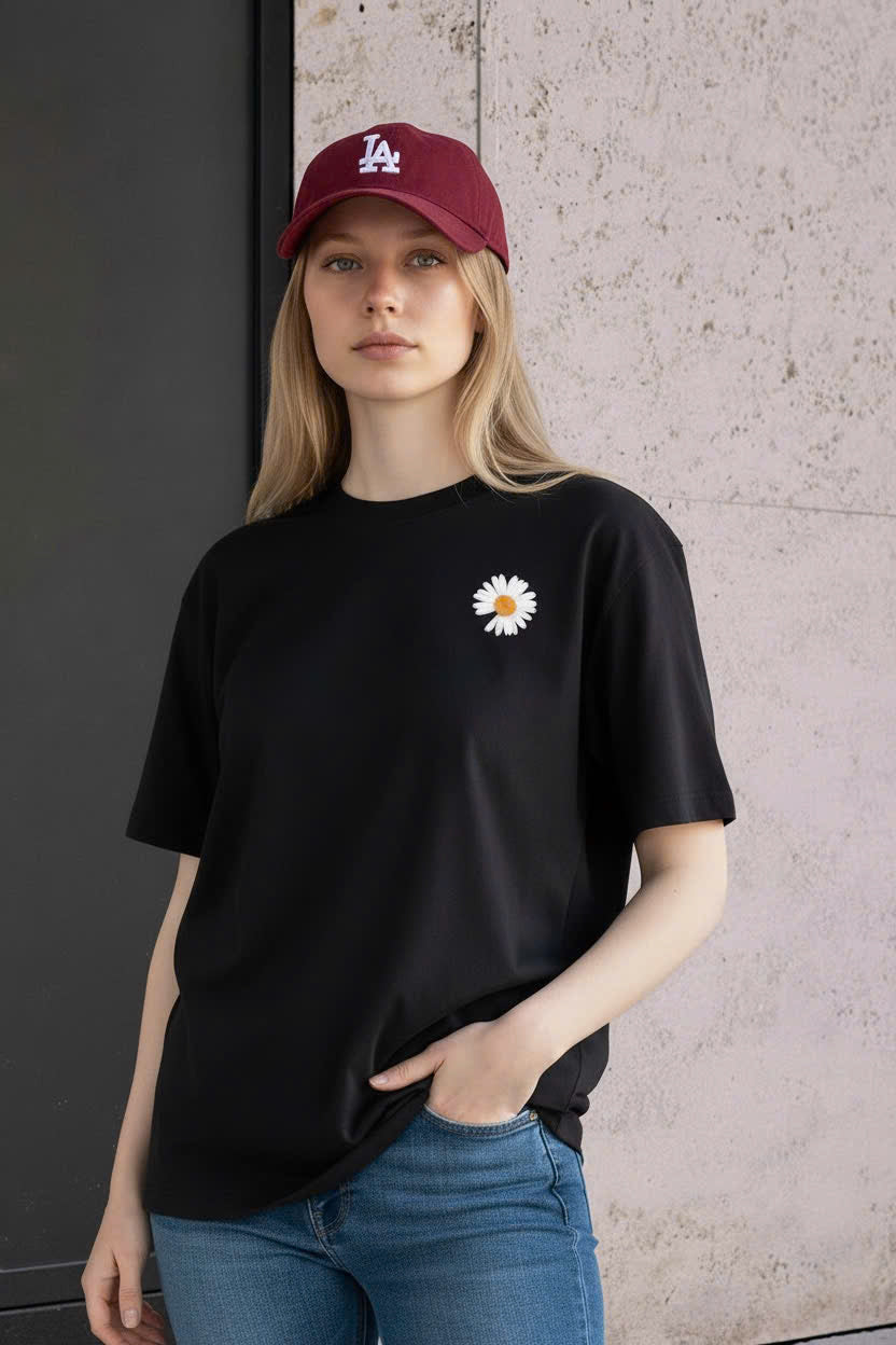 Unisex Oversized Daisy Graphic T-Shirt